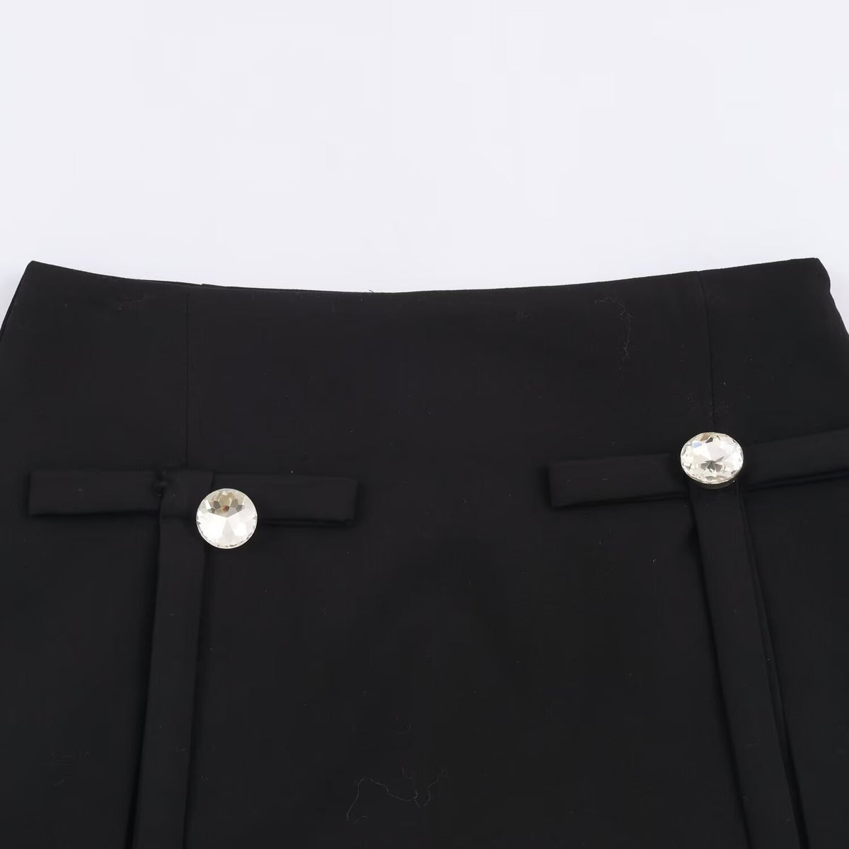 Dames rokje met sieraden strikjes