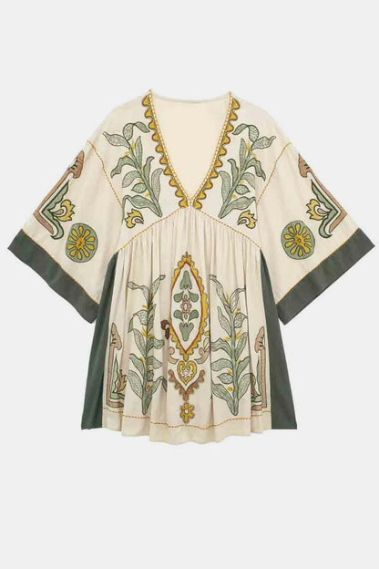 Beautiful women's summer retro loose V-neck dress
