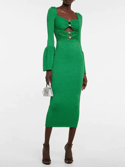 Gebreide jurk met lange klokmouwen vierkante halslijn en uitsneden bij de taille