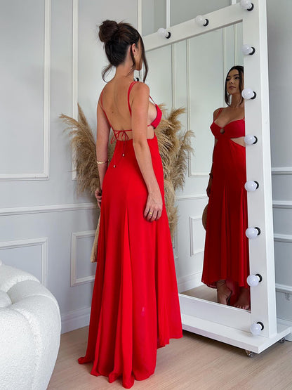 Rode jurk met onregelmatige zoom en strik