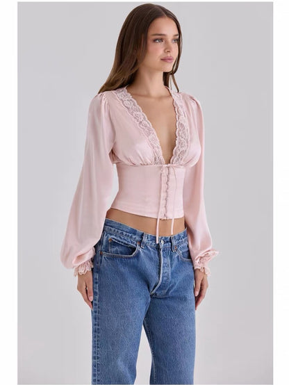 Franse vintage satijnen blouse met kanten afwerking
