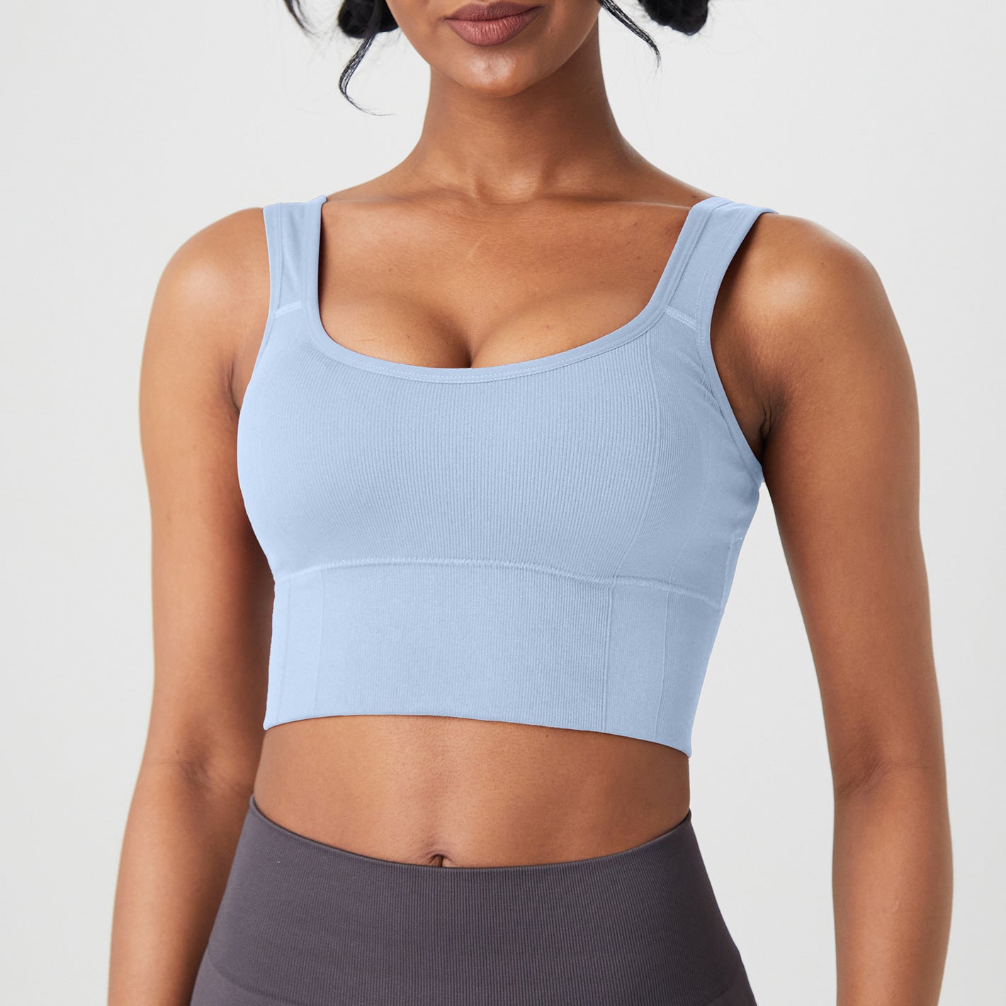 Dames sportbeha met brede schouderbandjes