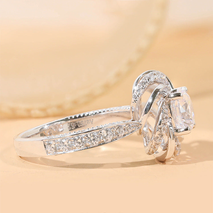 Moissanite Vrouwelijke 2 Karaat Acht Harten Ring