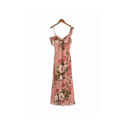 Halter-neck figure-hugging dress