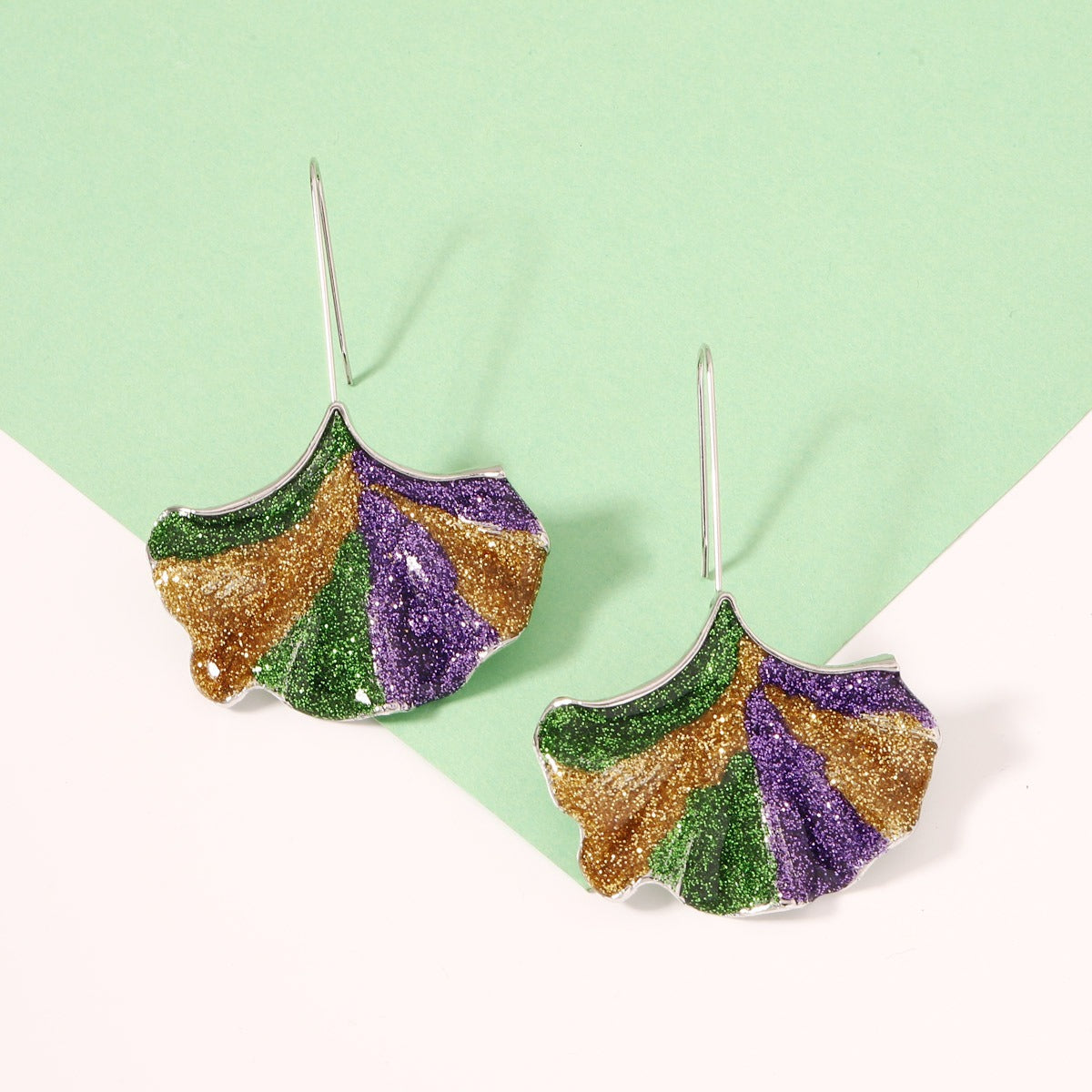 Leaf temperament, design sense, trendy and versatile earring accessories for women
