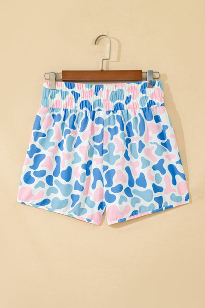 Camouflageprint shorts met hoge taille en plooien
