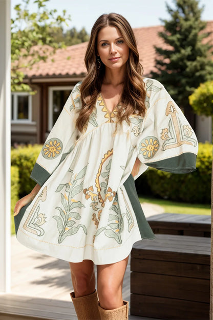 Beautiful women's summer retro loose V-neck dress