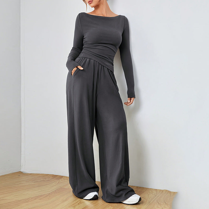 Tweedelig setje: longsleeve en broek met wijde pijpen