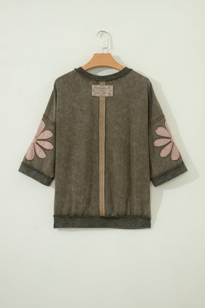 Mineral Wash oversized top met rafelige naden bloemenmotief patchwork en 3/4 mouwen