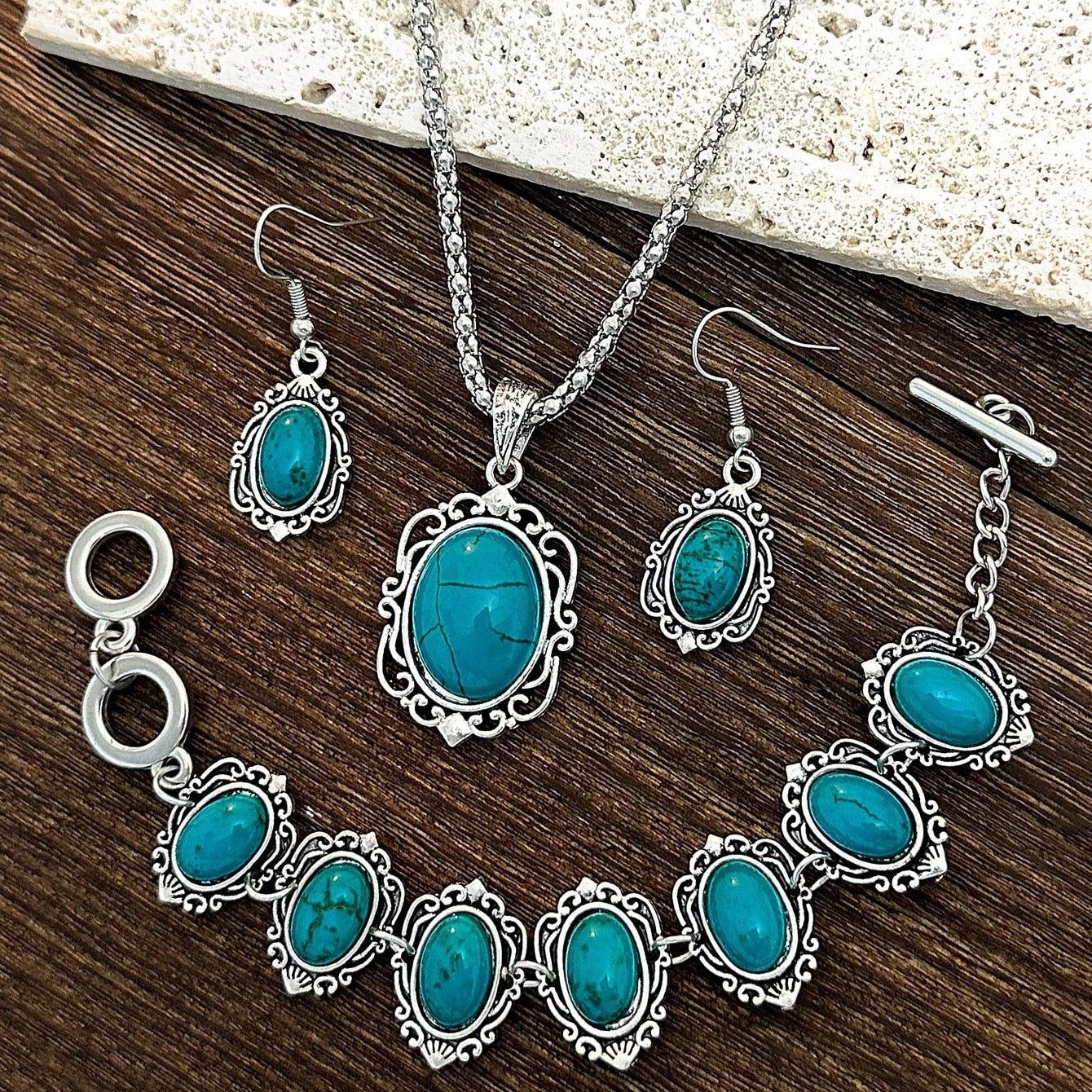 Boheemse stijl sieradenset: oorbellen ketting en armband