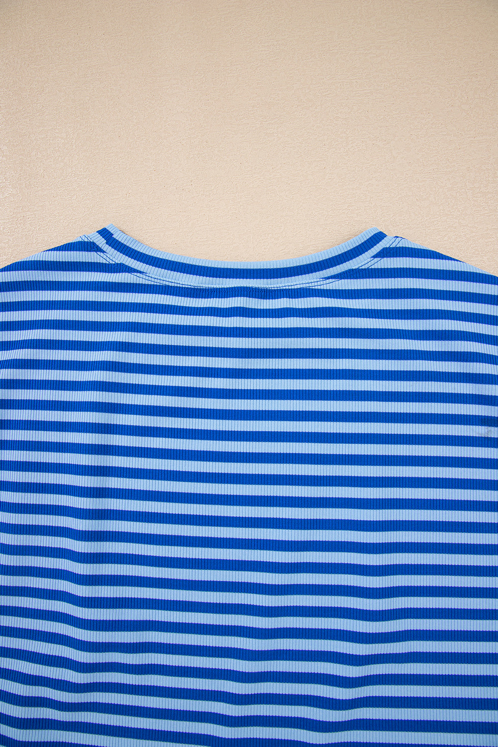 Gestreepte T-shirt met ribboord korte mouwen en ronde hals