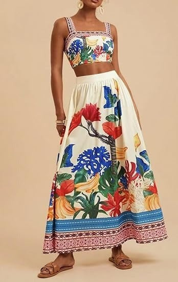 Sexy crop top en maxi-rok met print