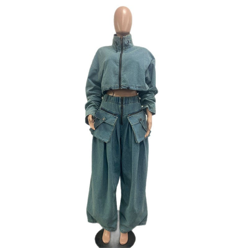 Modieuze retro korte denimjack met staande kraag en lange broek met wijde pijpen