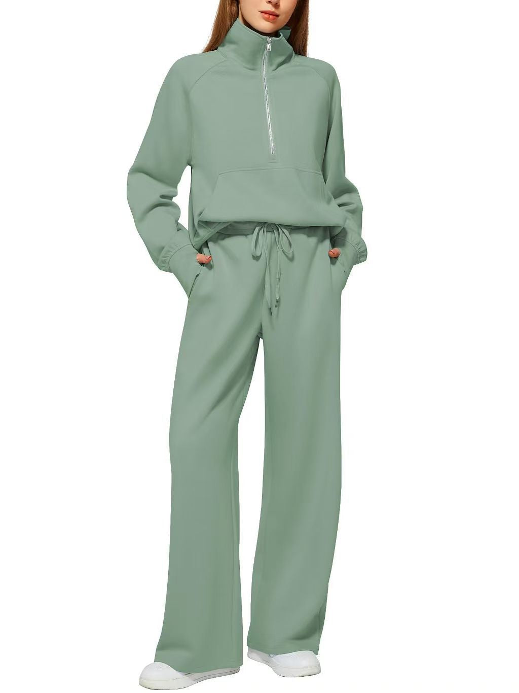 Women's Casual Two-Piece Tracksuit with Chain Detail