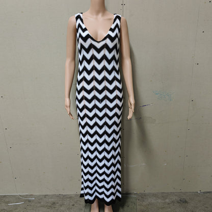 Summer women's V-neck backless black and white striped contrasting knit crochet slit holiday style dress