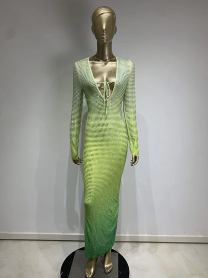 Sexy maxi-jurk met V-hals  diamantjes waterprint kleurovergang en lange mouwen