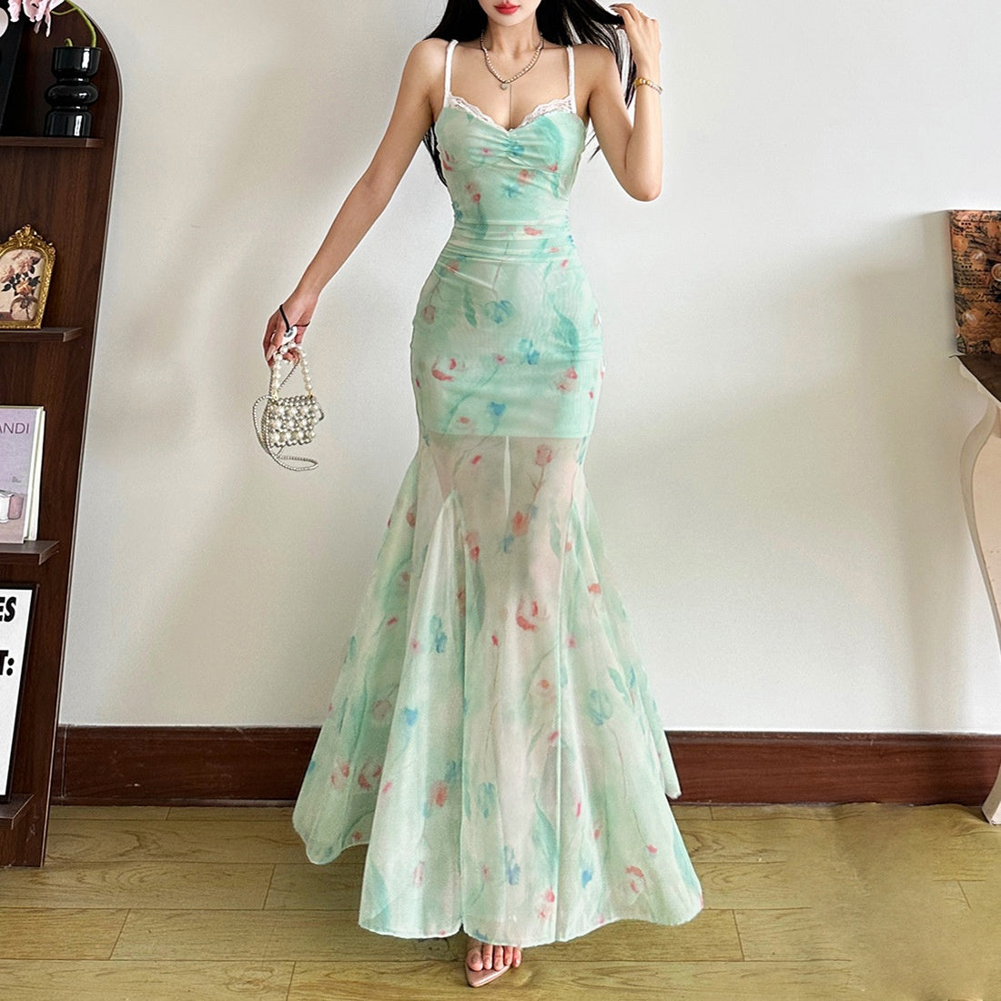 Elegant and sophisticated slimming waist slimming sleeveless dress