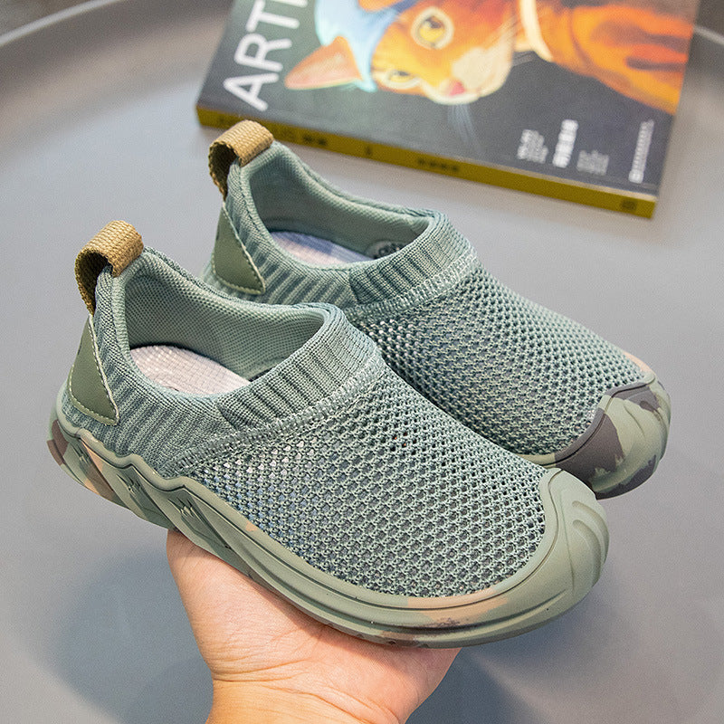 Children's athletic shoes
