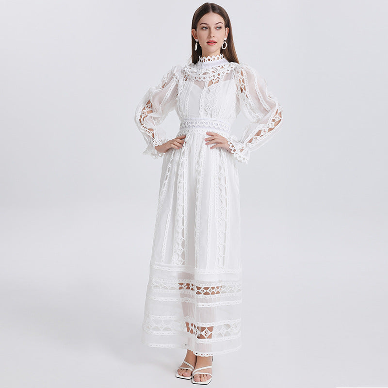 Geborduurde maxi-jurk van chiffon met opengewerkte details