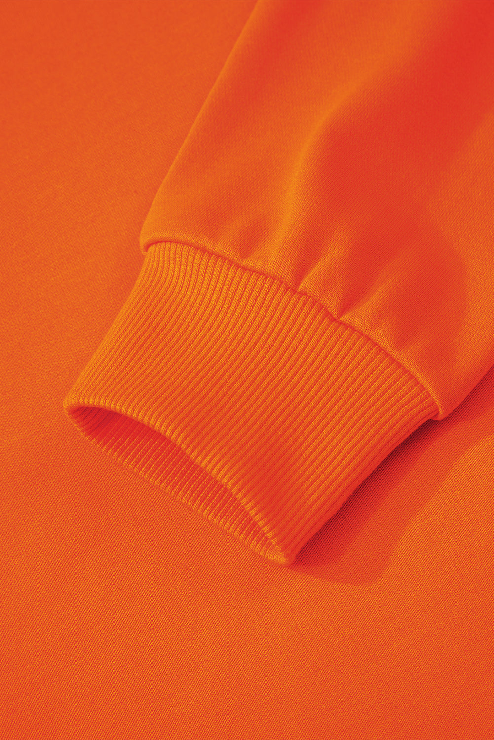 Preppy sweatshirt met strepen op de mouwen en een losse pasvorm