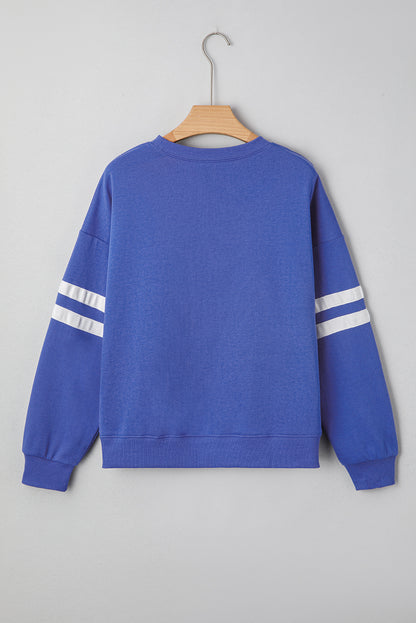Preppy sweatshirt met strepen op de mouwen en een losse pasvorm