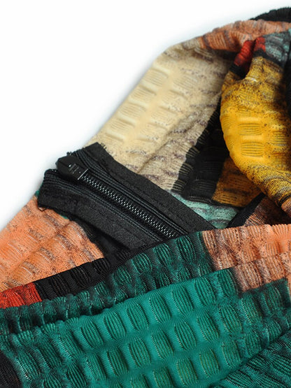 Modieuze damesjurk: elastische zomerjurk met plooien split en ruitjespatroon in vintage stijl