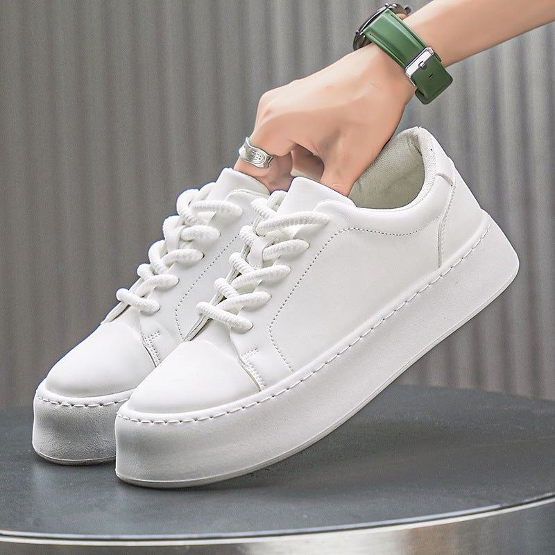 Modieuze witte heren sneakers met veters en dikke zool lakleer