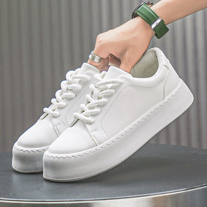 Modieuze witte heren sneakers met veters en dikke zool lakleer