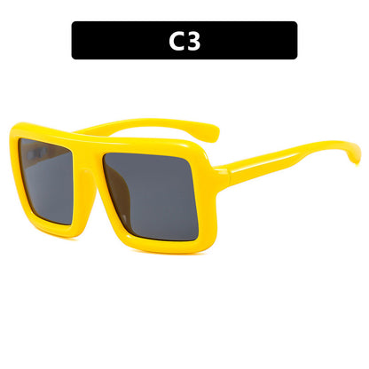Square frame sunglasses, fashionable retro sunglasses, Instagram popular street photography trendy sunglasses for women