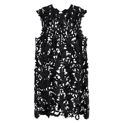 Luxe en sexy kanten midi-jurk die pure verleiding uitstraalt
