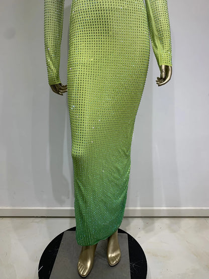 Sexy maxi-jurk met V-hals  diamantjes waterprint kleurovergang en lange mouwen