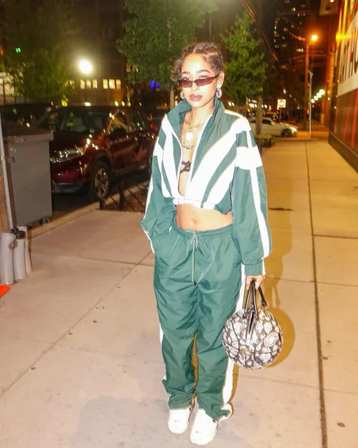 Damesset of apart: jasje met matrozenkraag trekkoord ritssluing lange mouwen en broek