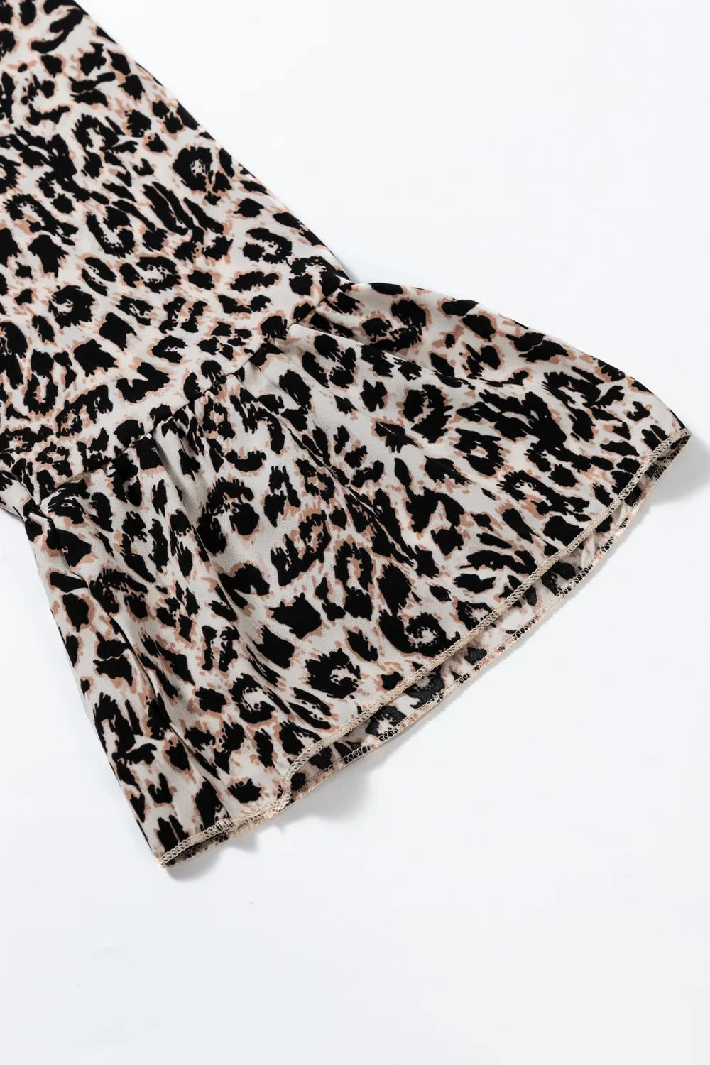 Maxi-jurk met lange mouwen en luipaardprint en inkepingen