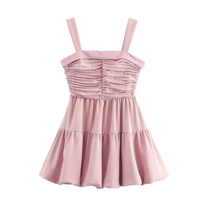 Zomerse nauwsluitende damesjurkje met plooien in Europees en Amerikaans design