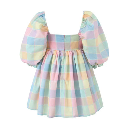 Geruite mini-jurk met vierkante kraag en pofmouwen