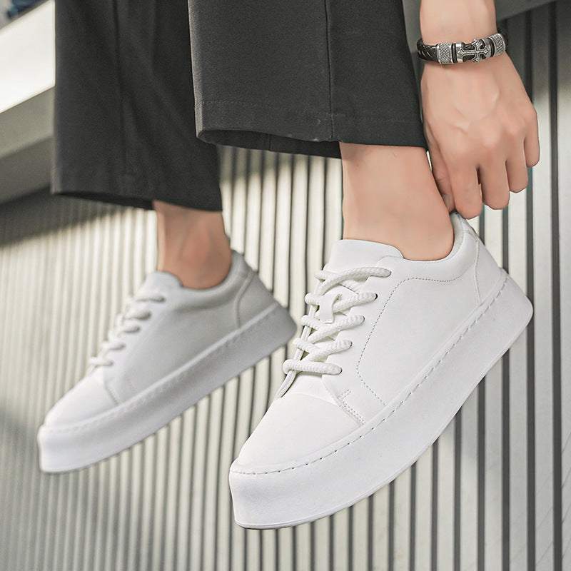Modieuze witte heren sneakers met veters en dikke zool lakleer