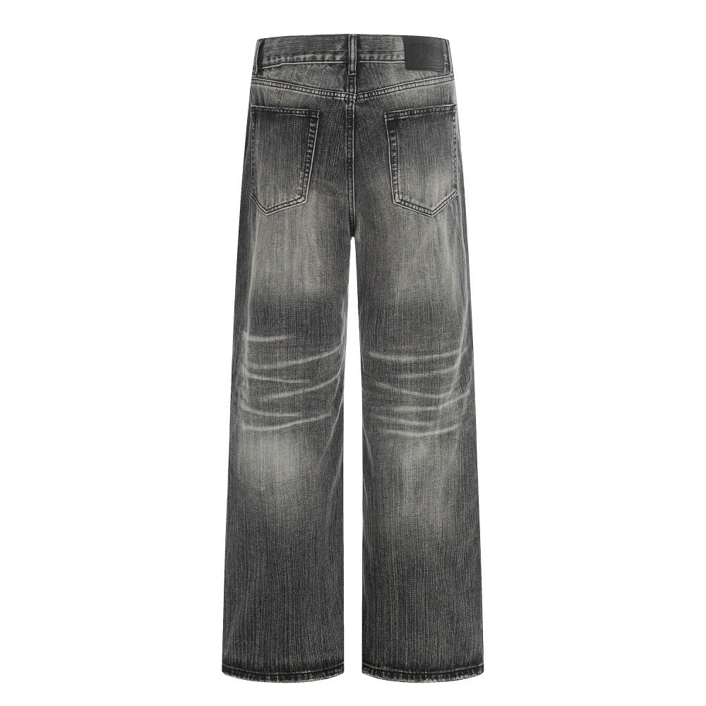 Gewassen en gemalen witte denim jeans met rechte pijpen