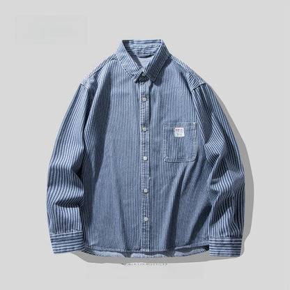 Vintage and trendy denim shirt for men in spring and autumn