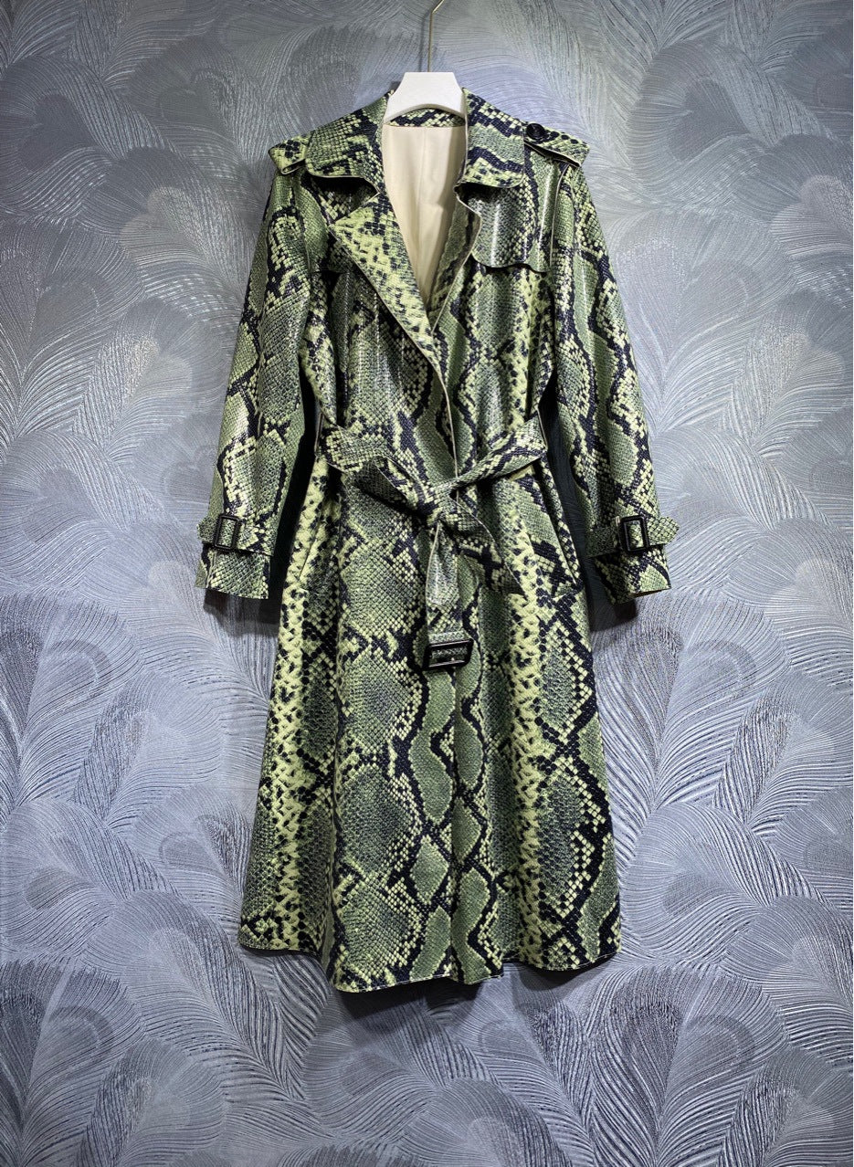 Designer PU jas voor dames met slangenprint lange mouwen en riem