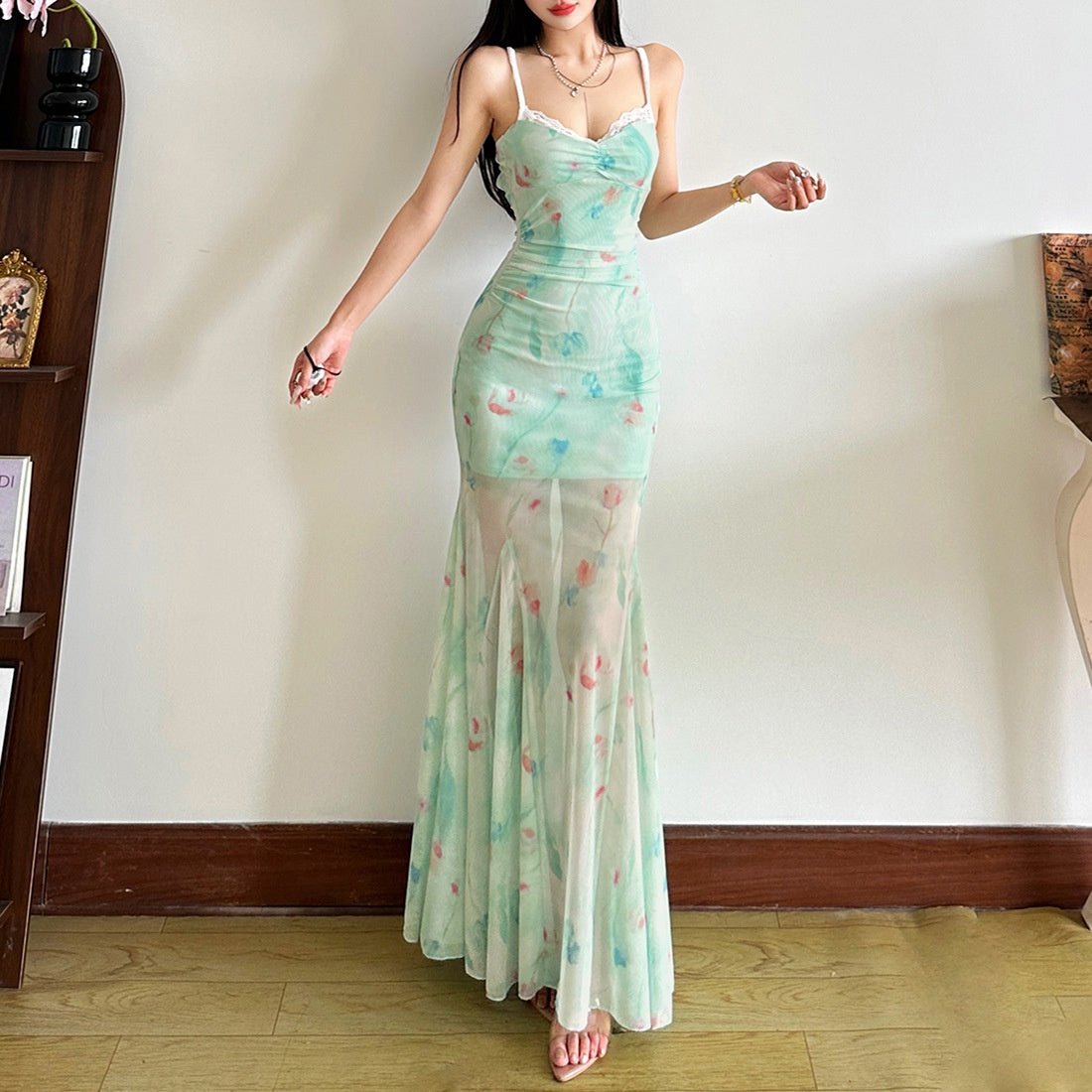Elegant and sophisticated slimming waist slimming sleeveless dress