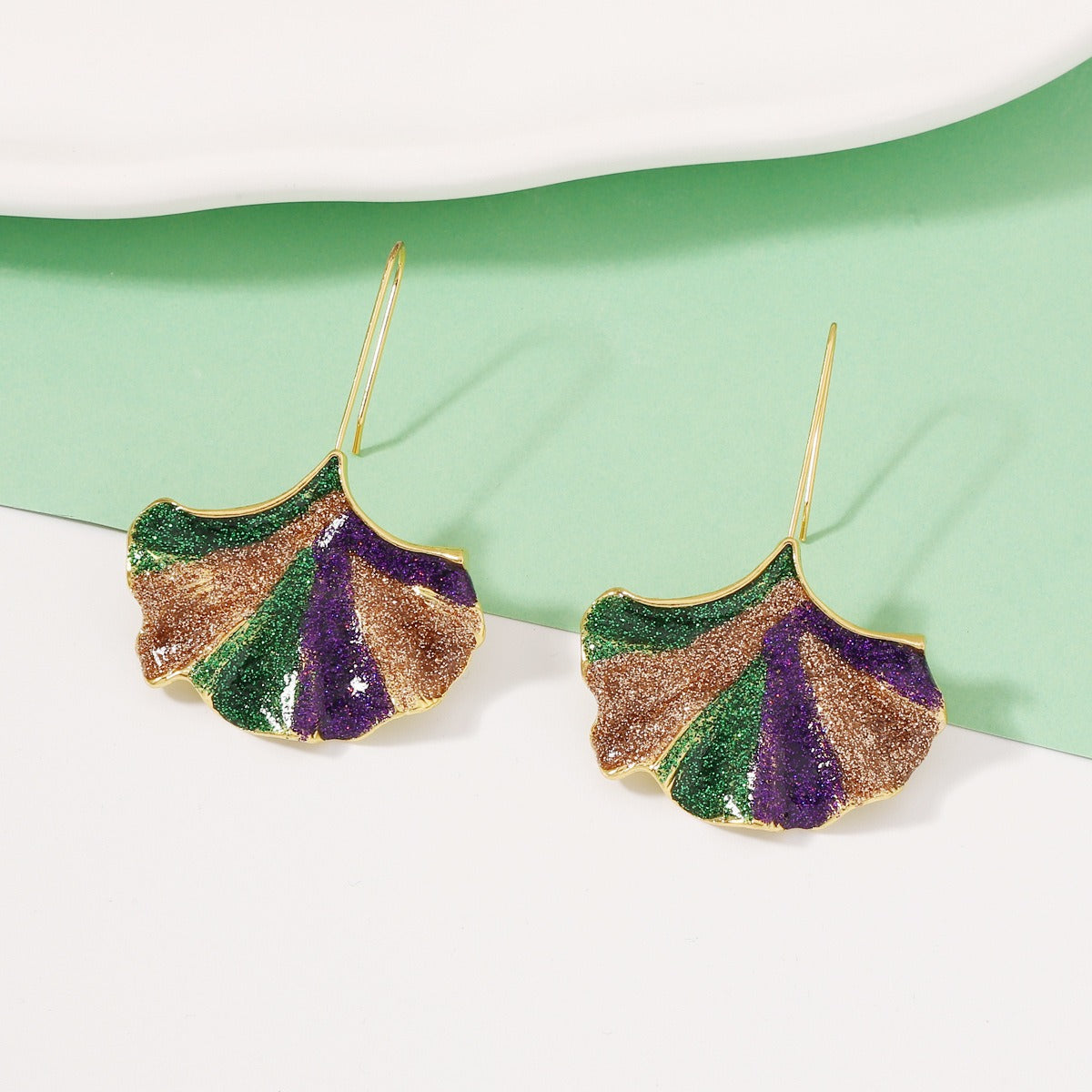 Leaf temperament, design sense, trendy and versatile earring accessories for women