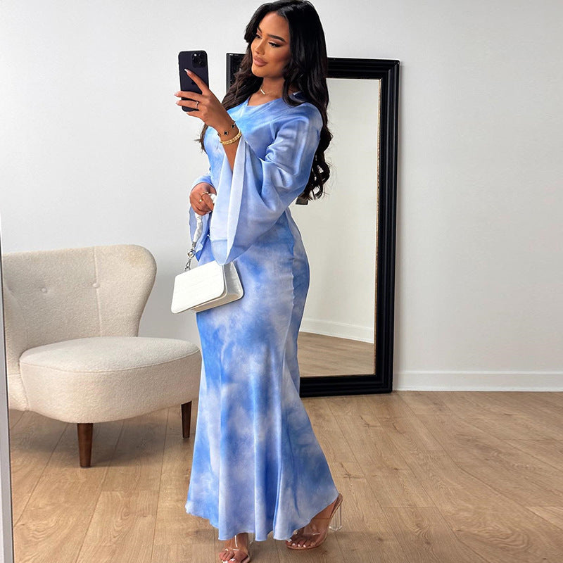 Round neck dress with printed flared sleeves Dress