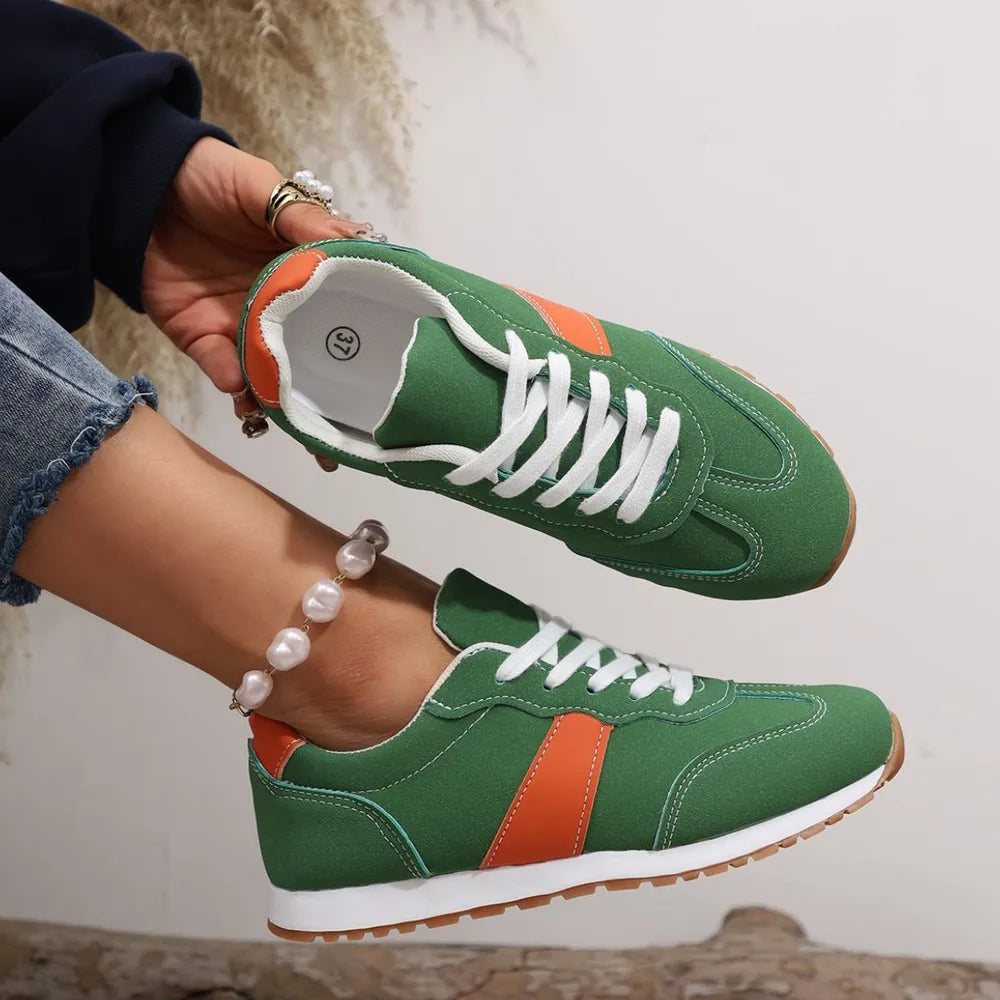 Platte sneakers met ronde neus en contrasterend design van PU-leer