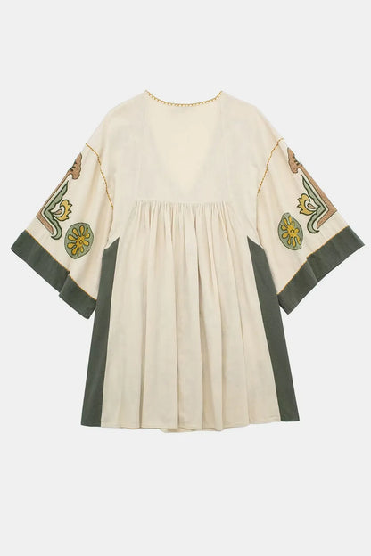 Beautiful women's summer retro loose V-neck dress