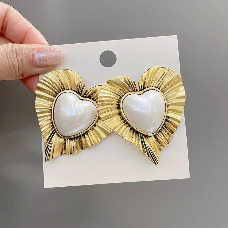 New European and American Retro Heart-shaped Earrings Exaggerated Small Designer Stud Heart-shaped Earrings INS