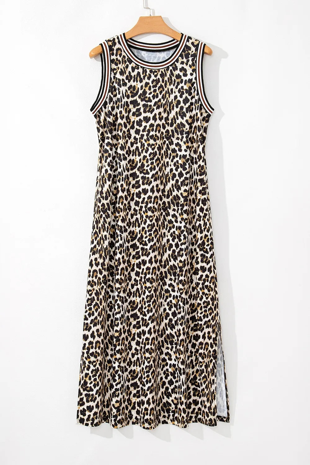 Mouwloze maxi-jurk met luipaardprint en zijsplit