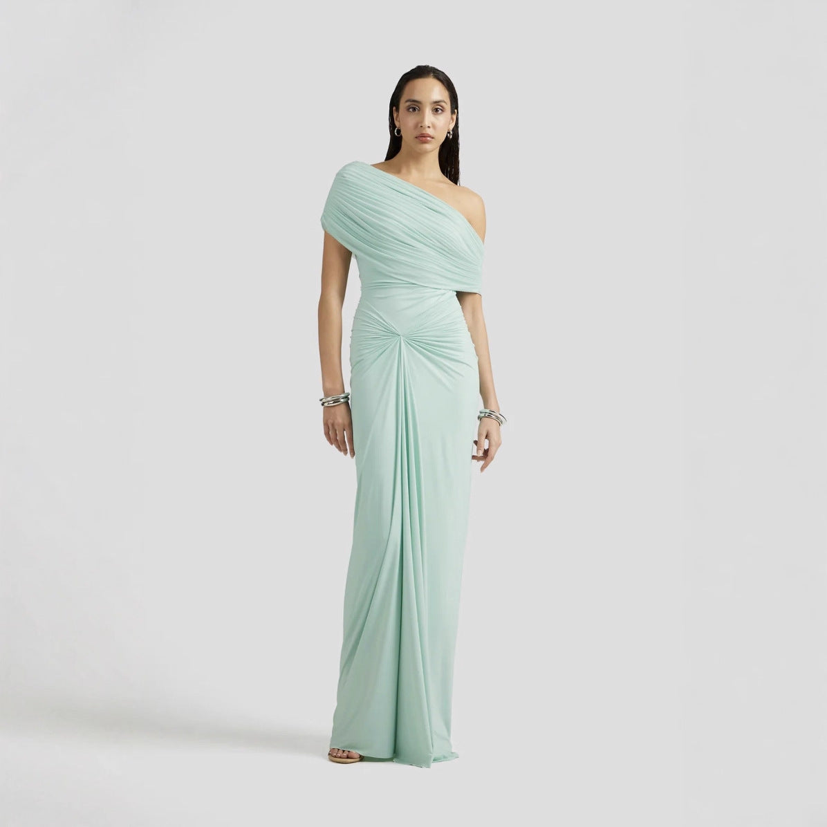 Chic Off-Shoulder Sleeveless High-Waisted Pleated Fitted Dress with Floor-Length Elegant Design