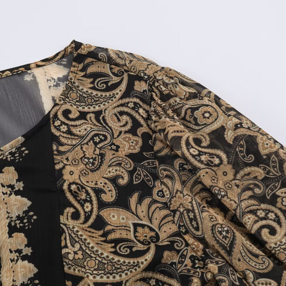 Retro slim fit printed round neck top