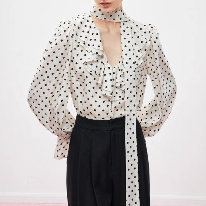 Elegante satijnen blouse met lange mouwen strik ruches en ronde-harten stippen
