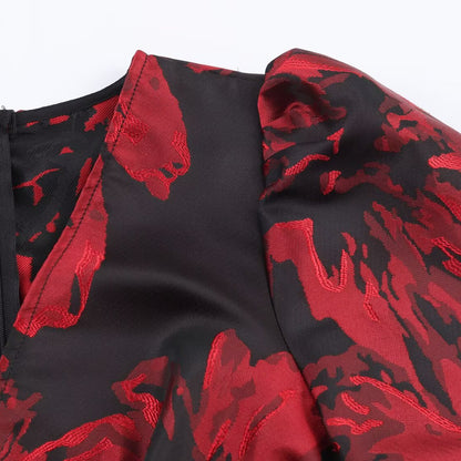 Elegante mini-jurk met grote bloemenprint V-hals en korte pofmouwen